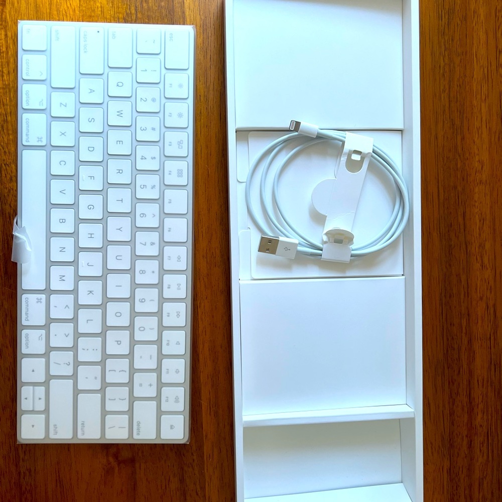 Apple MLA22LL Magic Keyboard - White - Brand New Retails $99 + Tax